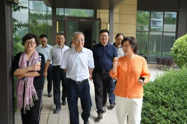 长盈策略 中国房地产业协会到日照调研旅居康养工作